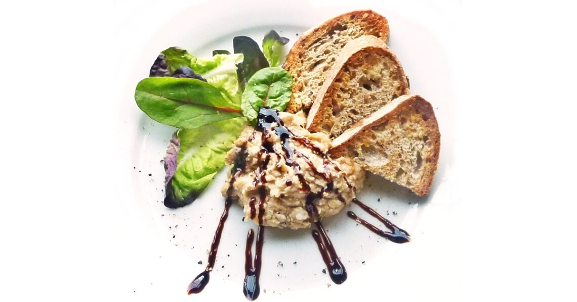 hummus with balsamic glaze