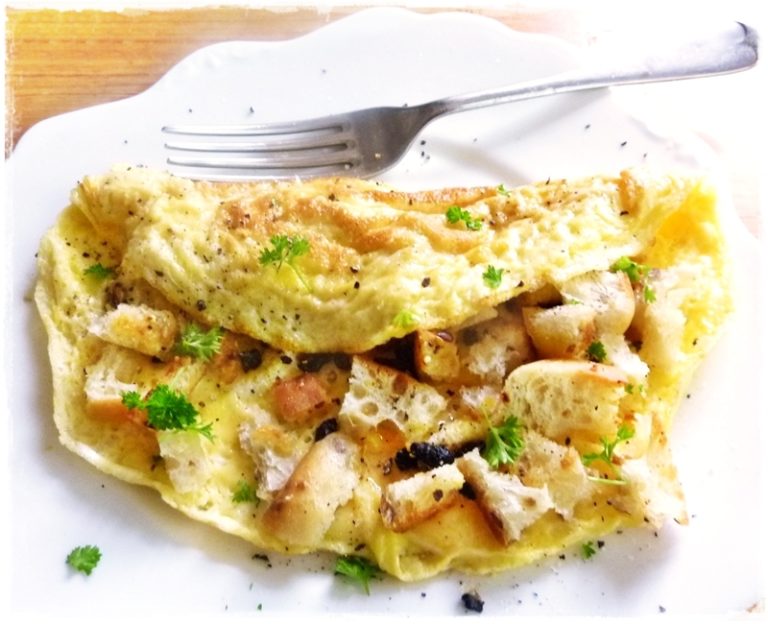 Omelettes are a great way to use up leftovers! Sudden Lunch!